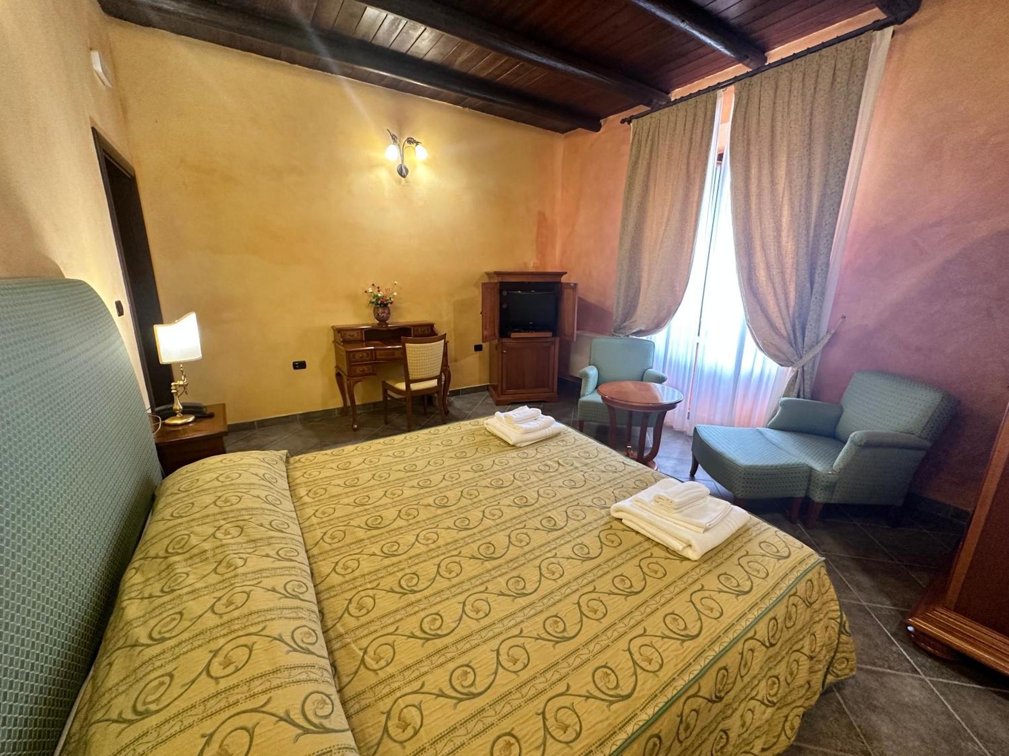 Palazzo Marzano Hotel Briatico Exterior photo