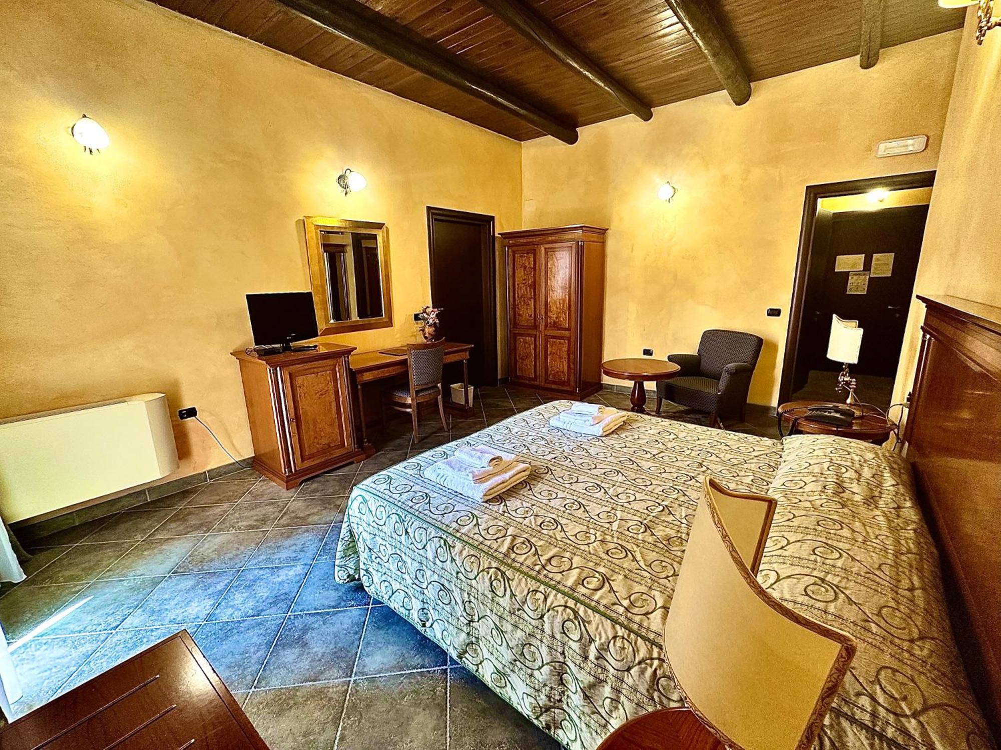 Palazzo Marzano Hotel Briatico Exterior photo