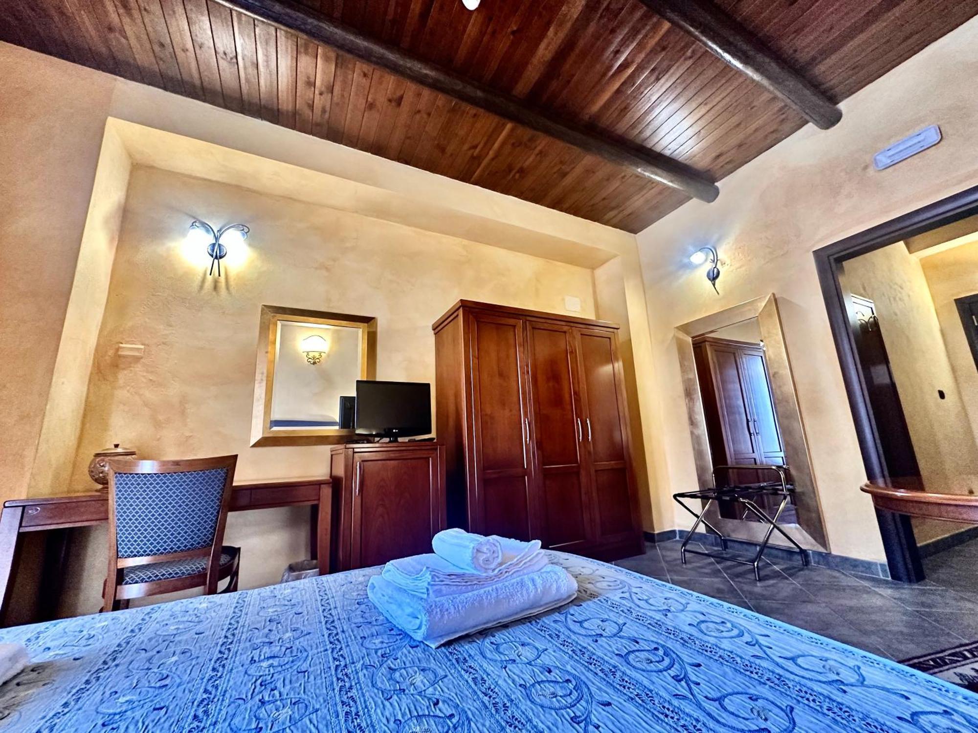 Palazzo Marzano Hotel Briatico Exterior photo